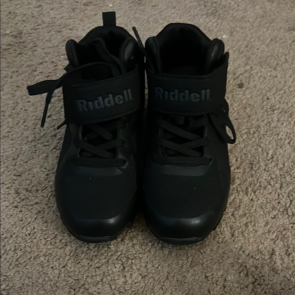 Black High-Top Sneakers with Ankle Support and Textured Upper